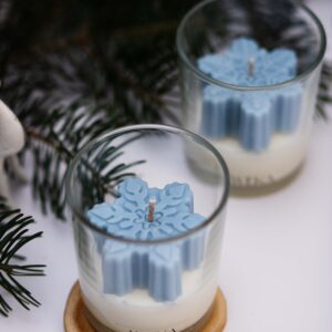 Aromatyczna świeca sojowa swiąteczna Śnieżynka